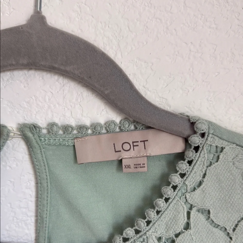 LOFT Green Embellished Sleeveless Blouse - Picture 2 of 11